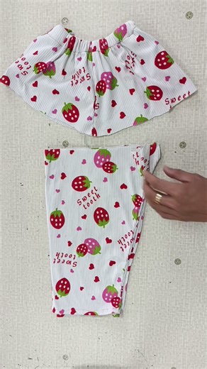 Create a pencil skirt design from an old pair of pants #diy #tips #handmade