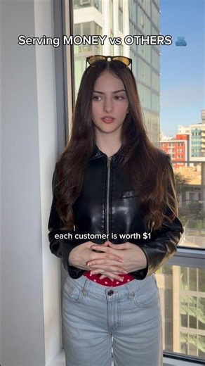 Who do you SERVE? 💸 #VictoriaPfeifer