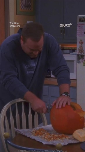 According to Arthur, Halloween is FORBIDDEN! Watch #TheKingofQueens for FREE on Pluto TV. #Sitcom #Halloween #Comedy