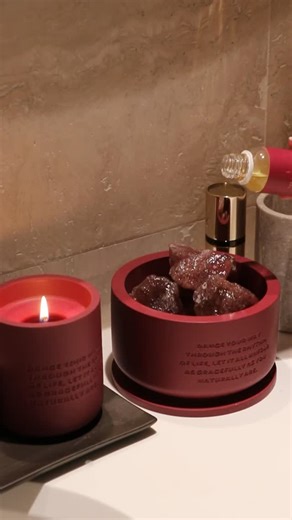 11 reactions | The quiet days between Christmas and New Year’s Eve. | The Gift Label | Facebook