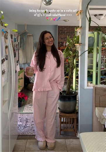 literally woke up with a smile on my face 😭 first set of long sleeve long pants pjs and i’m in loooove it’s so so soft and cozy 🥹 they’re 100% cotton!!😭 #cottonpajamas #cottonpjs #pjset #pajamasets #tiktokshopcybermonday