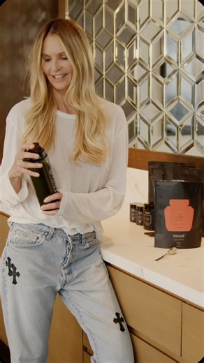 “The Super Elixir™ is my one and done foundation for health because, in just two teaspoons, it includes the vitamins, minerals, probiotics, prebiotics, adaptogens and mushrooms your body uses to support your wellness. Simply shake and hydrate!” - WelleCo Founder, @ellemacpherson⁠ ⁠ #WelleCo #WelleEveryday #TheSuperElixir #ElleMacpherson | WelleCo