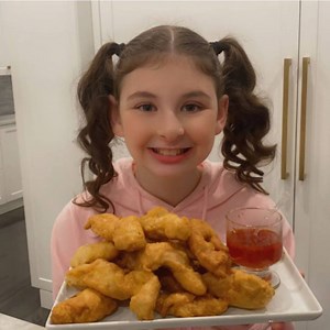 Dasi’s Pesach Finger-Lickin’ Chicken Fingers - Kosher.com