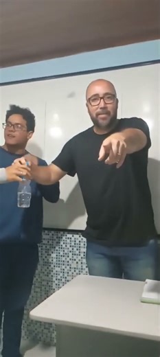 Desafio da garrafa para realizar prova de física em dupla hehee #ensinodefisica