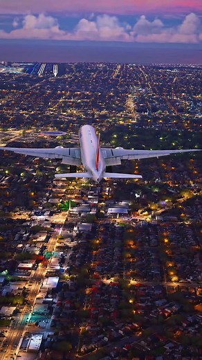 35K views · 12K reactions | City lights and airport lights ❤️✈️ Boeing 777-300ER evening approach into LAX. From Microsoft Flight Simulator 2020. #msfs #aviationdaily #flightsim #planelanding #boeing777 #laxairport | Flight Playground | Facebook