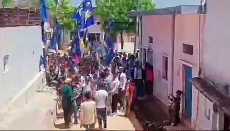 Again a video is now circulating on the internet that clearly shows how Hindu society lives with caste restrictions and past glory Once upon a time these same Hindus used to complain about how the Muslim community restricted their streets and roads