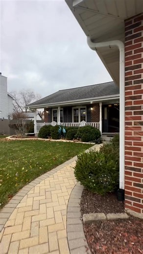 #PlainfieldIL #PlainfieldREALTOR This meticulously maintained home is in one of Plainfield's most conveniently located communities! Everything has been so thoughtfully cared for! $399,500 Contact us for more info. (708)480-2011 GG@cbexchange.com | The Glockler Group - Chicagoland Real Estate