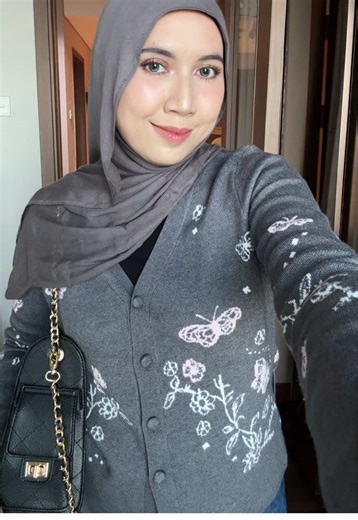 Stylish KUKAI Bloom Cardigan for Everyday Elegance