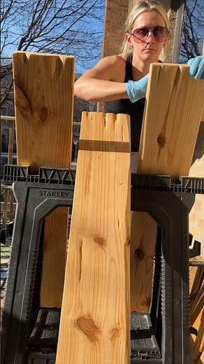 Part 2 | Distressed Coffee Table - staining pine is zero fun 😅 #homemade #diyhome #coffeetable