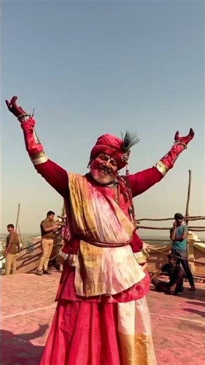 आज नंदलाल पर गुलाल बरसत है #shorts #krishna #radhekrishna #nandlal #holi #krishnabhajan #shortvideo