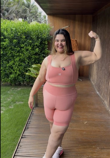 Look PowerFit: Conforto e Estilo para Treino na Viagem