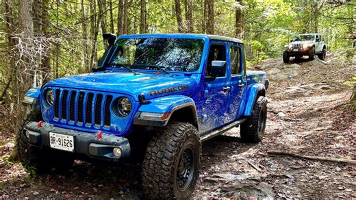 Gladiator Rubicon vs Jeep Wrangler Rubicon, battle on Concession Lake Trail!