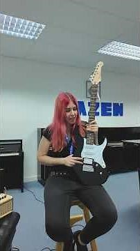 Hoy nos ponemos frente a la Yamaha Pacifica 112 #guitarra #guitar #guitarristas #guitarrista #yamaha