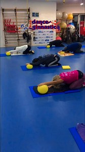 Non hai mai fatto ginnastica prima d'ora? Non preoccuparti, la ginnastica posturale è adatta a tutti, indipendentemente dall'età e dal livello di forma fisica. Scopri come può aiutarti a sentirti meglio nel tuo corpo. #chinesioligia #posturacorretta #respirazione | Dance Ginnastica Fit
