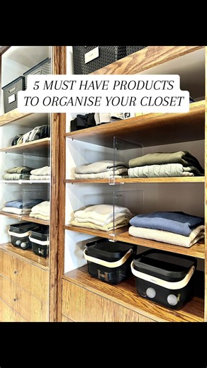 Transform your closet into an organised heaven with these 5 MUST HAVE products! ✨ Whether you’re dealing with a small wardrobe or a walk-in closet, these products will make a world of difference in maximising space and keeping everything in its place. 👕 SLIM VELVET HANGERS: Say goodbye to bulky hangers! Slim velvet hangers save space and keep your clothes from slipping, ensuring your wardrobe stays neat and tidy. 👗 ROD DIVIDERS: Keep your clothing categories separate and easy to find. Rod divi