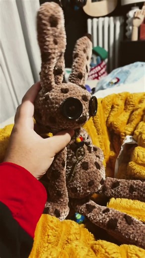 Rot tells a knock knock joke on muffin | the monster shorts