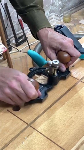 Adjusting the half lap joint by router plane ☺️ #routerplane #handtoolwoodworking