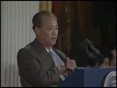 【绝版视频】赵紫阳原声用家乡河南话和美国总统现场交流 80年代到华盛顿和美国总统里根会面 当时胡耀邦总书记、赵紫阳总理、邓小平军委主席 （历史资料：下方附赵紫阳撤职时的官方文告档案绝版）#改革开放