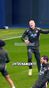 149K views · 1.7K reactions | El Androide casi se lesiona en uh entrenamiento | Mundo Futbol | Facebook
