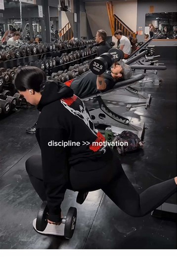 Motivation fades, discipline doesn’t. Show up, even when you don’t feel like it - that’s where real results are built ⚡️ @Nikki_demetriou #MuscleworksGym #MuscleworksGymStokey #Training #Gym #PersonalTrainer