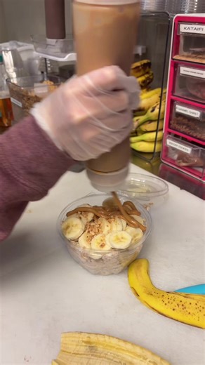 The Oats Gone Nutty Overnight Oats Bowl loaded with bananas, peanut butter, and peanuts 🥜💛 #nrgize #overnightoats