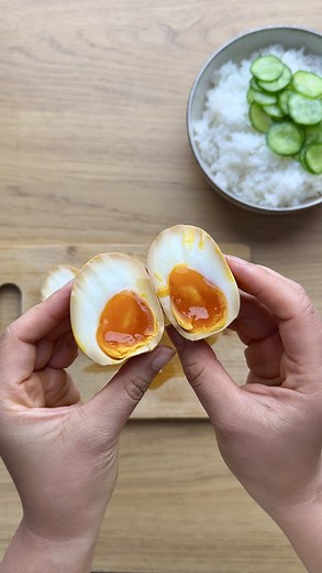 Mayakeando Delicias 😋 ¿Cómo quedará el marinado de los mayak gyeran con otras cositas? ¡Mañana lo descubriremos! 👉 Receta completa de los huevos coreanos en mi canal de YT ©️Cocinaconcoqui #cocinaconcoqui #mayakgyeran #huevosadictivos
