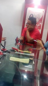 1.5M views · 3.6K shares | Loko tong mokong na ito na pumasok sa LBC, sya pa ang galit, eh wala sya valid ID's, graduate pa ata itong tolongges na ito sa UP tapos nagwawala sa loob at nakikita pa ng ibang customers ... Ayun na-videohan ka tuloy. Sikat ka na ... Hehe - Text and video by Chris Bulacan | Newsgraph | Facebook