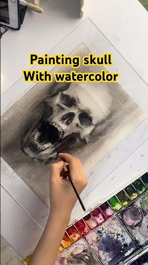 Painting a Dramatic Skull with Watercolor 🎨💀 #shorts
