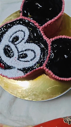 16 reactions | Mickey mouse cake design 﫶 | Srabantini Ghosh | Facebook