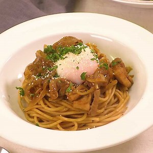 カレールウで濃厚レシピ！ チキンカレーパスタのレシピ動画・作り方 | デリッシュキッチン