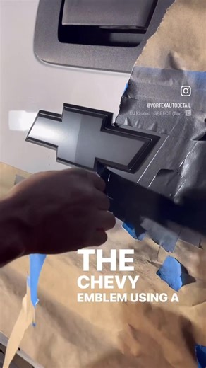 Silverado came in for a lot of work this weekend. Here is just a small part of what was done. We completed a blackout on emblems on the back of the truck using a liquid wrap. Such a huge difference in appearance and really tied the rest of the truck together 💯🔥! 📍42387 Avenida Alvarado #111 Temecula Ca 92590 📩DM us, Call/Text, or Email for inquires ☎️(760) 877-7083 📧 jpunzel@vortexmobiledetail.com