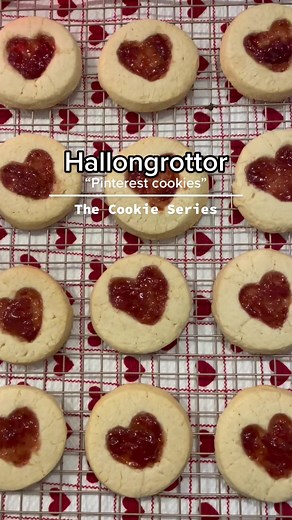 Hallongrottor: The Swedish Cookie Series