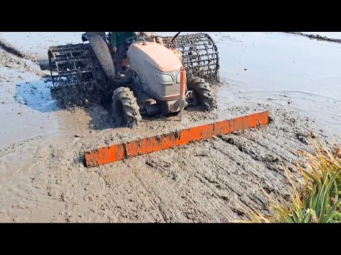 Kubota 6040 bulldozer
