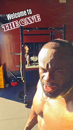 First back workout at The Cave 💪 #samsondauda #mrolympia #MrOlympia2025 #bodybuilding #openbodybuilding | Samson Dauda
