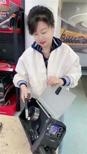 Detailed instructions for installing and using the wire reel for gasless welding