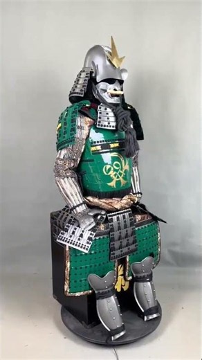 A Closer Look at the Handmade Samurai Armor by thesamuraiarmor.com #cosplay