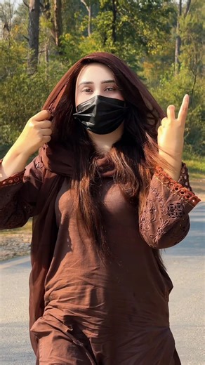 She Walks Like a Breeze 🍃 | Calm, Class & Confidence. #outdoorreel #slowmotion #style #beauty