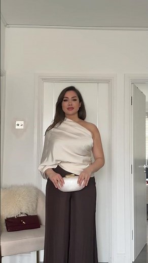 How to wear a satin skirt 🤩do you like it? #shorts