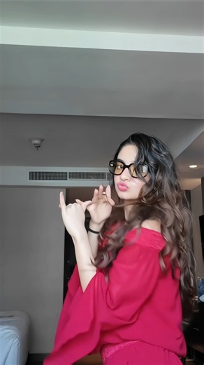 Anushka sen dance with basuri #shorts #anushkasen