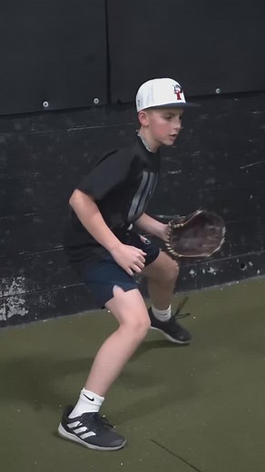 🔥 Infield Work: Drop Step Drill 🔥 Great infielders anticipate, react, and move efficiently—and that starts with solid prep work! One of our go-to drills at USA Prime Michigan is the Drop Step Drill, designed to improve footwork, range, and first-step quickness. ✅ Why We Use It: 🔹 Develops proper angles to the baseball 🔹 Enhances reaction time off the bat 🔹 Builds explosiveness & lateral quickness 🔹 Reinforces clean footwork before fielding 💡 How It Works: 1️⃣ Start in an athletic infield