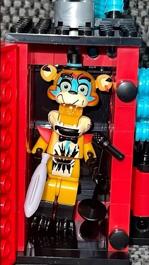 Building Shattered FNaF Glamrock Freddy’s Lego Charging Station #fnaf #fivenightsatfreddys #lego