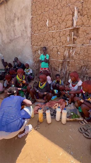Vinod kumar on Instagram: "African Turmi local market at Ethiopia 🇪🇹 || complete vlog on YouTube channel name:Roaming with Vinu || follow for more || #travelblogger #travel #áfrica #virals #ethiopia"