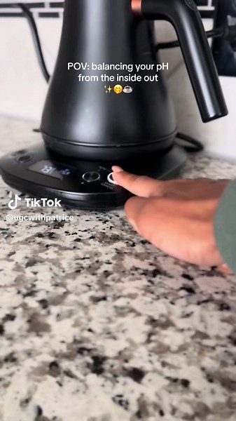 Fenugreek tea is super beneficial for women’s health! One of the most well known benefits is its ability to help maintain a healthy pH balance. It smells sweet like maple syrup and it tastes just as good. One of my favorite tea brands is @Buddha Teas they offer 100% unaltered, organic, and wildcrafted teas made from the freshest herbs and tea leaves, packaged in bleach-free bags. So I can drink their teas without having to worry if I’m ingesting microplastics.