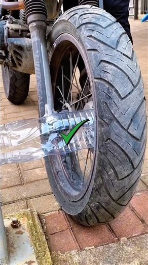 😂 GENIAL OU BURRICE? Ele criou uma “TRAVA” de bicicleta com GARRAFA 🤡💀