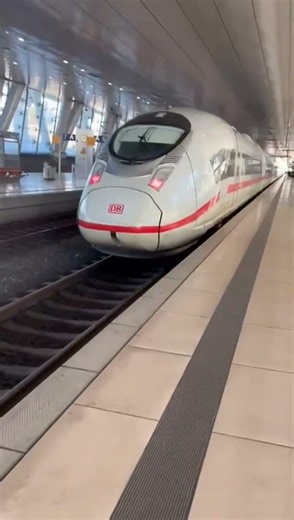 Achtung ICE 3 NEO fährt ab