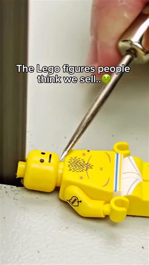This isn’t just another building toy — it’s engineering, craftsmanship, and imagination combined. Meet magnetic warrior building figures — Lego-sized, fully metal, and designed for builders who want something that feels as powerful as it looks. Every piece connects cleanly via strong hidden magnets, letting you assemble, disassemble, and customise your warriors endlessly. ⚔️ Build Legendary Warriors From fierce Samurai, mythical Wukong, noble Knights, to fearless Spartan warriors — and many more
