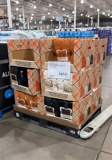 Ya resurtieron las mantas afelpadas de Halloween en Costco,están increíbles!! súper suaves y bonitas además tienen el tamaño perfecto 152 cm x 177 cm! Y a ti cual te gustó más? 🎃