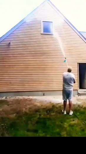Pressure washing a house with a foam cannon #165 #foamcannon #satisfyingpressurewashing | Griffin Painting