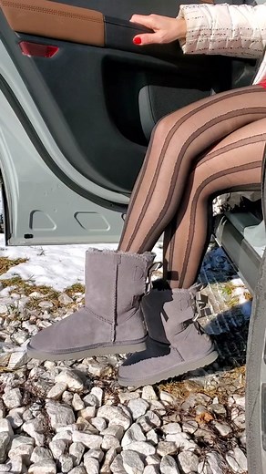 Rocking my Vocosi shoes. #dinkadoll #dinka_doll #vocosi #vocosishoes #stockings #wintershoes #stripes #pantyhose #nylons @vocosishoes