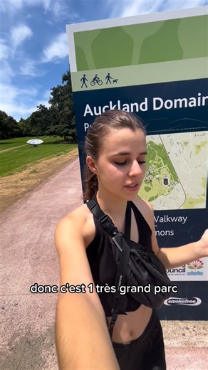 Roxane PVT🇳🇿 on Instagram: "Auckland Domain (Je ferais une vidéo où je montre l’intérieur des serres aussi) #aucklanddomain #nz #backpacker #visit"